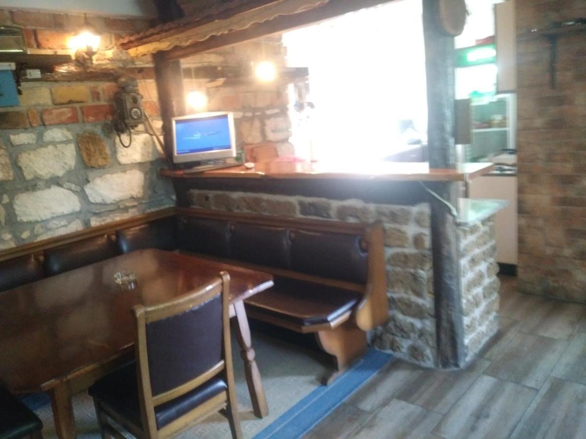 Ribarska Vila Donje Lohovo Luaran gambar